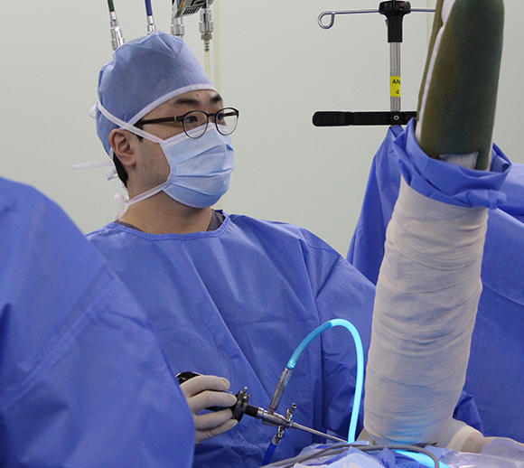 Orthopedic surgery (Joint) - Shin Woo NAM, M.D., Director