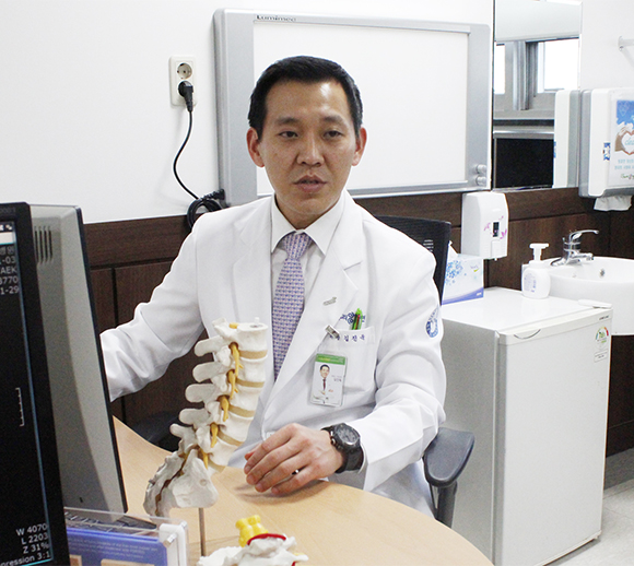 Neurosurgery (Spine) - Jin Uk Alex KIM, M.D., Hospital Director