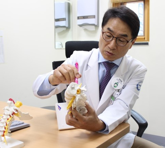 Лечение позвоночника - Главный врач Чанг Чи Су