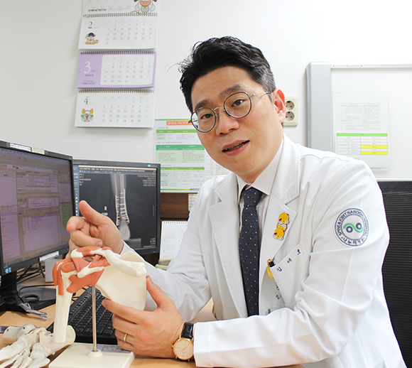 Orthopedic surgery (Joint) - Tae Ho KIM, M.D., Director